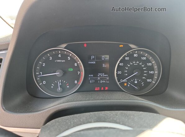 5NPD84LF4HH130766 2017 HYUNDAI ELANTRA Red Widok zestawu wskaźników