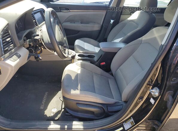 5NPD84LF4HH133635 2017 HYUNDAI ELANTRA Черный Вид салона спереди