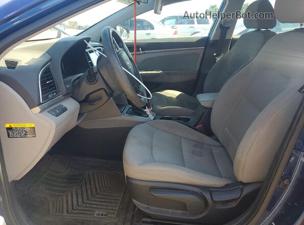 5NPD84LF4JH300730 2018 HYUNDAI ELANTRA Синий Вид салона спереди