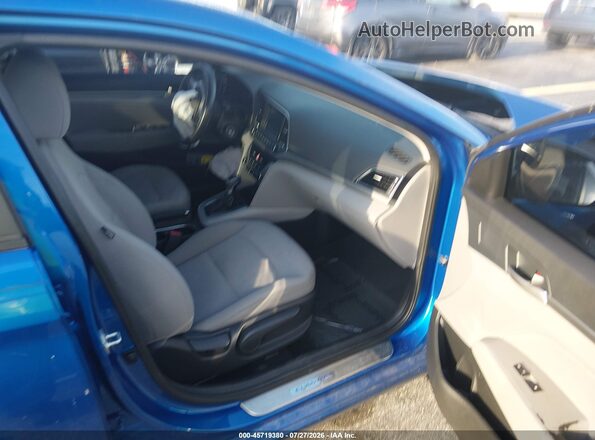 5NPD84LF4JH331654 2018 HYUNDAI ELANTRA Blue Front interior view