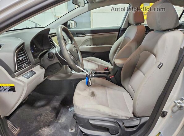 5NPD84LF4JH340290 2018 HYUNDAI ELANTRA Silver Սալոնի դիմացի տեսք