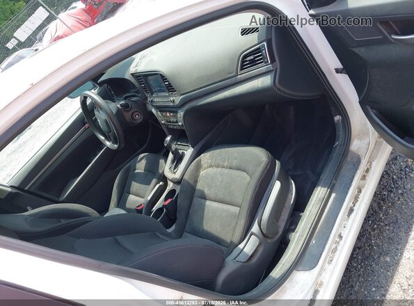5NPD84LF4JH380319 2018 HYUNDAI ELANTRA White Front interior view