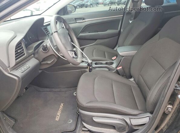 5NPD84LF4KH463055 2019 HYUNDAI ELANTRA Черный Вид салона спереди