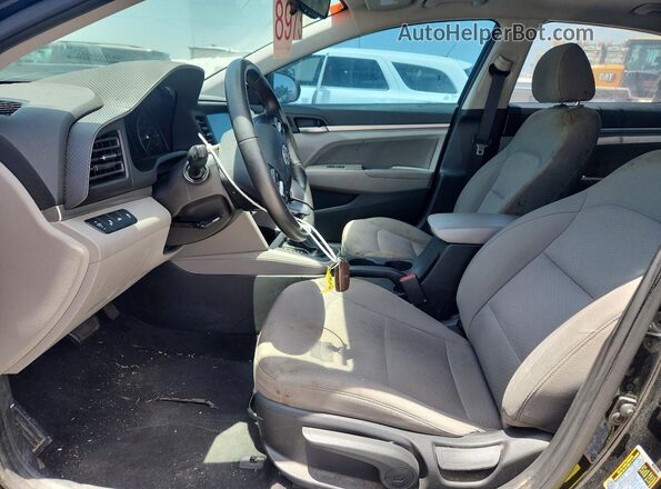 5NPD84LF4LH561827 2020 HYUNDAI ELANTRA Черный Вид салона спереди