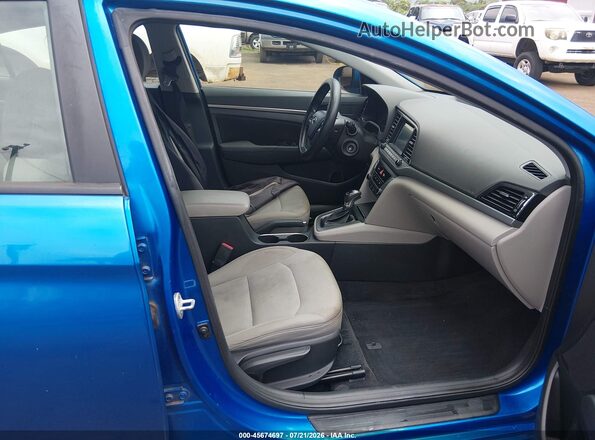 5NPD84LF5HH004383 2017 HYUNDAI ELANTRA Light Blue Вид салону спереду