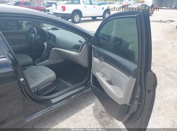5NPD84LF5HH025718 2017 HYUNDAI ELANTRA Black წინა სალონის ხედი