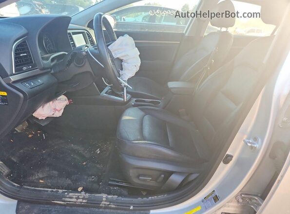 5NPD84LF5HH060792 2017 HYUNDAI ELANTRA Silver Front interior view