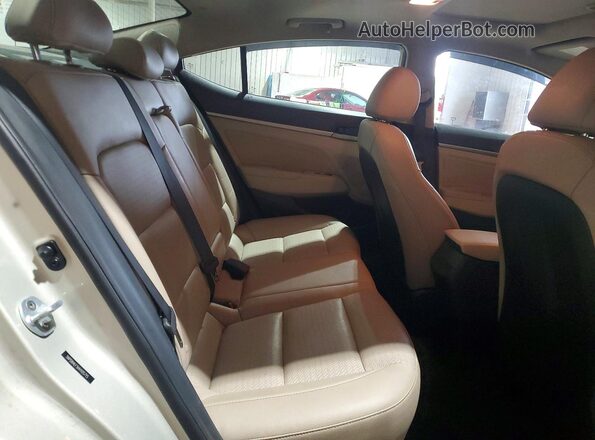 5NPD84LF5HH105715 2017 HYUNDAI ELANTRA Beige Widok tylnych siedzeń