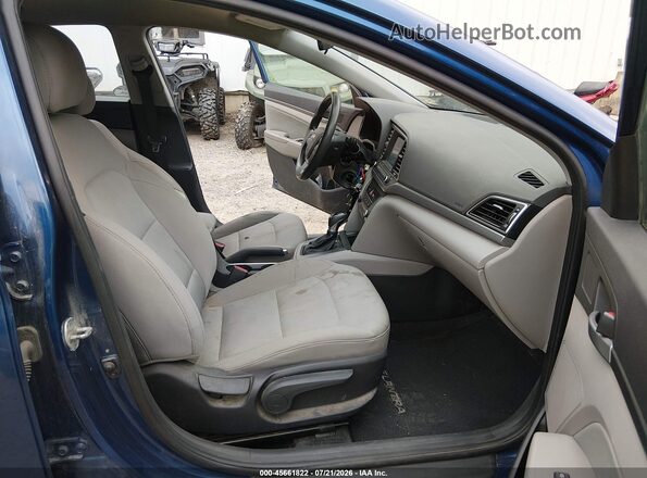 5NPD84LF5HH148614 2017 HYUNDAI ELANTRA Navy Вид салона спереди