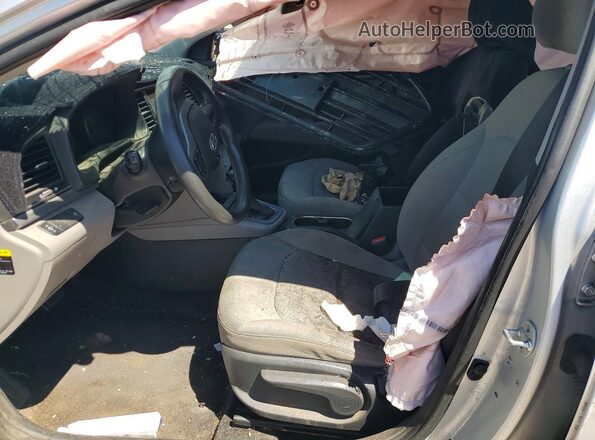 5NPD84LF5HH150296 2017 HYUNDAI ELANTRA Серебряный Вид салона спереди