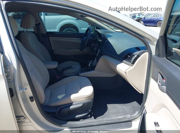 5NPD84LF5HH208455 2017 HYUNDAI ELANTRA Champagne Vista interior delantera