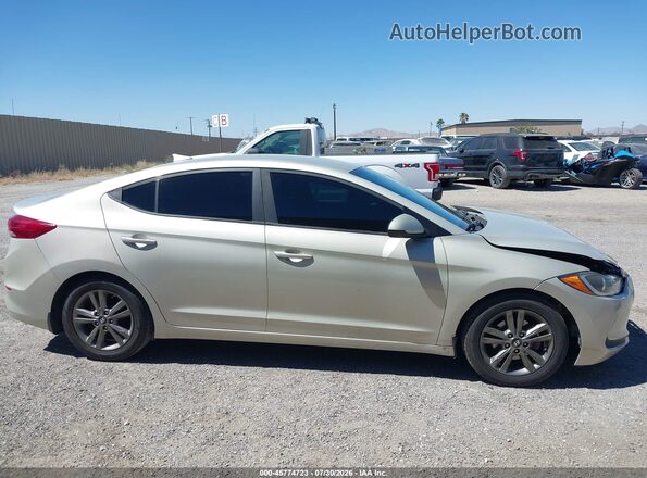5NPD84LF5HH208455 2017 HYUNDAI ELANTRA Champagne Vista interior trasera