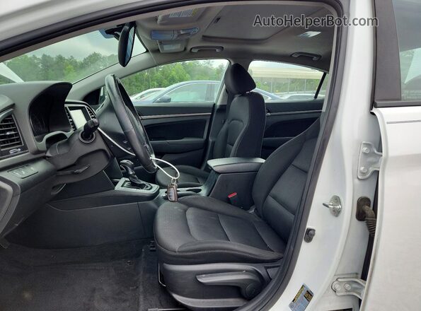 5NPD84LF5JH215654 2018 HYUNDAI ELANTRA White Вид салону спереду