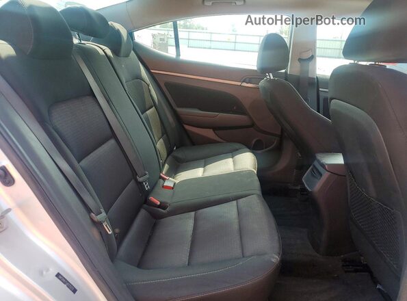 5NPD84LF5JH275272 2018 HYUNDAI ELANTRA Gray Widok tylnych siedzeń