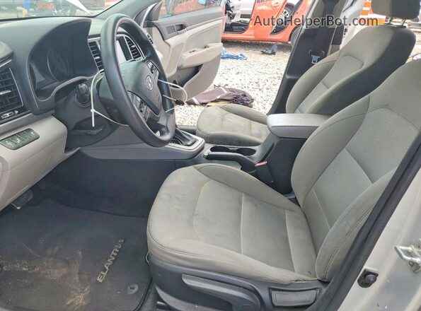 5NPD84LF5JH286787 2018 HYUNDAI ELANTRA Silver წინა სალონის ხედი