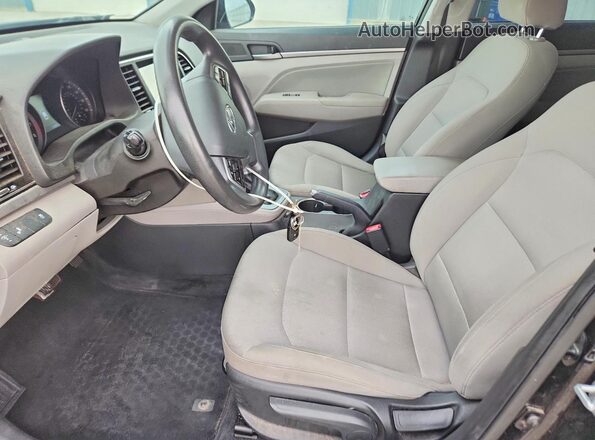 5NPD84LF5JH307122 2018 HYUNDAI ELANTRA Черный Вид салона спереди