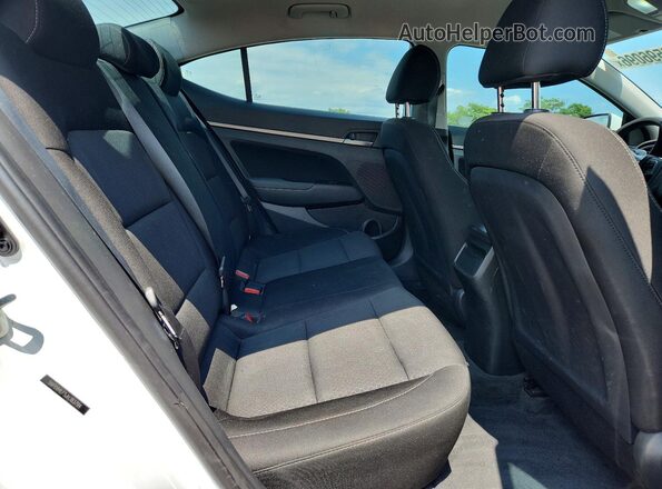 5NPD84LF5JH383794 2018 HYUNDAI ELANTRA Белый Вид задних сидений