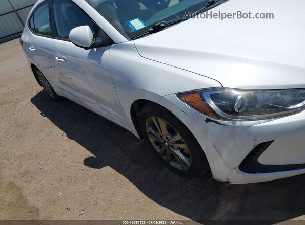 5NPD84LF5JH388588 2018 HYUNDAI ELANTRA White Front view