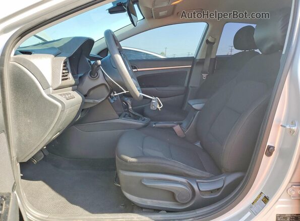 5NPD84LF5KH449519 2019 HYUNDAI ELANTRA Серебряный Вид салона спереди