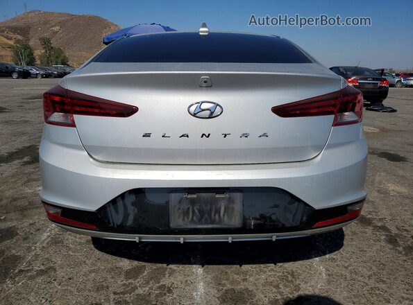 5NPD84LF5KH449519 2019 HYUNDAI ELANTRA Серебряный Вид сзади