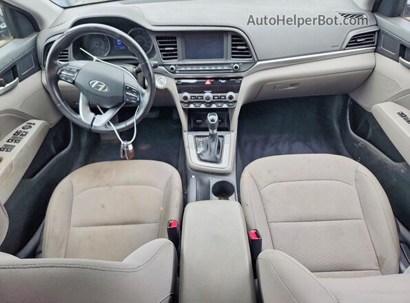 5NPD84LF5KH494962 2019 HYUNDAI ELANTRA Черный Вид панели приборов