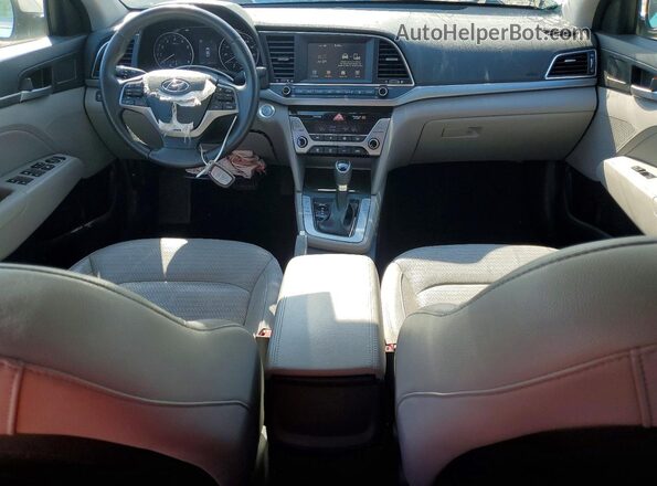 5NPD84LF6HH057903 2017 HYUNDAI ELANTRA Серебряный Вид панели приборов