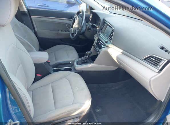 5NPD84LF6HH080226 2017 HYUNDAI ELANTRA Blue Front interior view