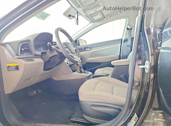 5NPD84LF6HH106792 2017 HYUNDAI ELANTRA Black Front interior view