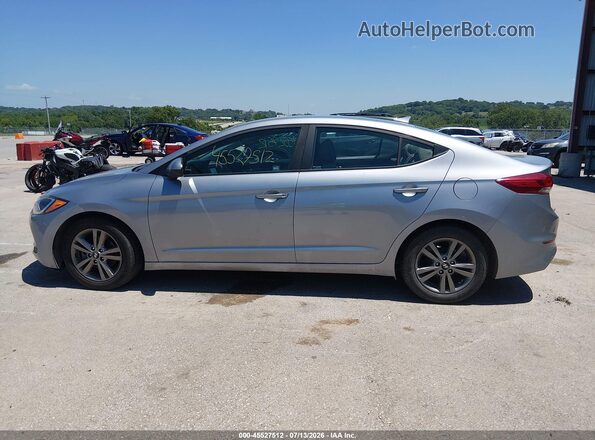 5NPD84LF6HH106923 2017 HYUNDAI ELANTRA Gray Rear interior view