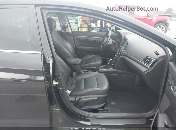 5NPD84LF6HH114844 2017 HYUNDAI ELANTRA Black Вид салону спереду