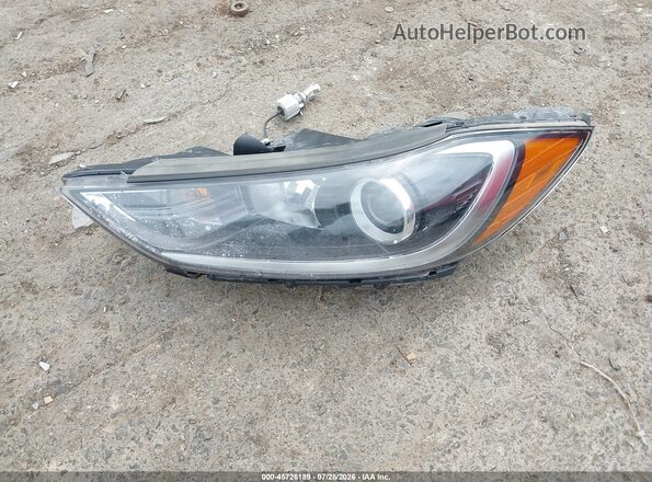 5NPD84LF6JH219342 2018 HYUNDAI ELANTRA Red ხელსაწყოთა პანელის ხედი