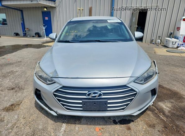 5NPD84LF6JH243866 2018 HYUNDAI ELANTRA Серебряный Вид спереди
