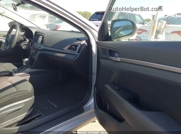 5NPD84LF6JH245343 2018 HYUNDAI ELANTRA Silver Vista interior delantera