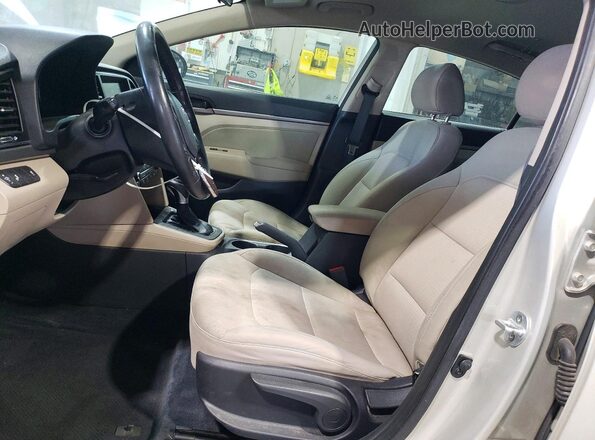 5NPD84LF7HH019158 2017 HYUNDAI ELANTRA Beige Вид салону спереду
