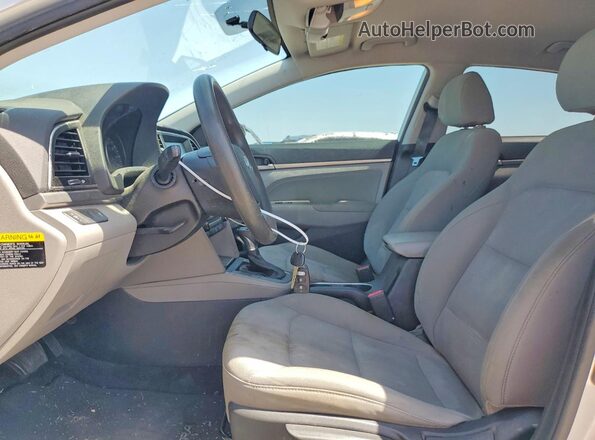 5NPD84LF7HH098749 2017 HYUNDAI ELANTRA Серебряный Вид салона спереди
