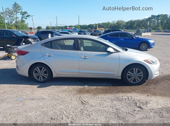 5NPD84LF7HH137534 2017 HYUNDAI ELANTRA Silver Widok wnętrza z tyłu