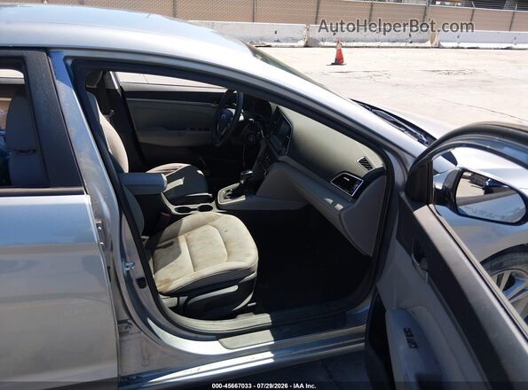 5NPD84LF7HH188144 2017 HYUNDAI ELANTRA Silver Front interior view
