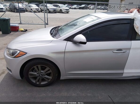 5NPD84LF7HH207372 2017 HYUNDAI ELANTRA Silver Vista interior trasera