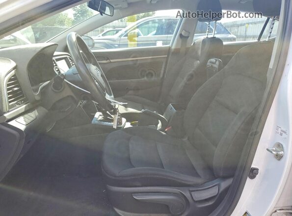 5NPD84LF7JH245271 2018 HYUNDAI ELANTRA White Widok wnętrza z przodu