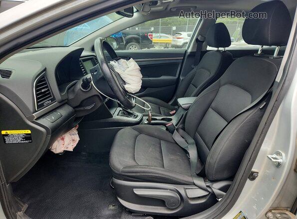 5NPD84LF7JH326934 2018 HYUNDAI ELANTRA Silver Widok wnętrza z przodu