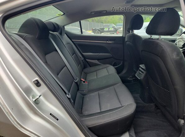 5NPD84LF7JH326934 2018 HYUNDAI ELANTRA Silver Widok tylnych siedzeń