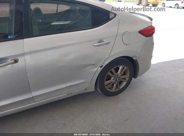 5NPD84LF7JH335357 2018 HYUNDAI ELANTRA Silver Widok z przodu