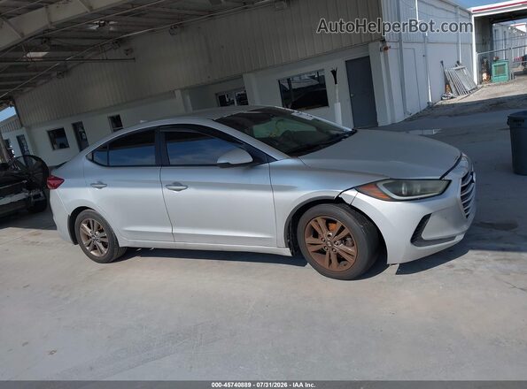 5NPD84LF7JH335357 2018 HYUNDAI ELANTRA Silver Widok wnętrza z tyłu