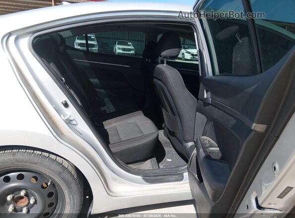 5NPD84LF7JH371291 2018 HYUNDAI ELANTRA Silver Widok naklejki z numerem VIN