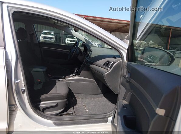 5NPD84LF7JH371291 2018 HYUNDAI ELANTRA Silver Widok wnętrza z przodu