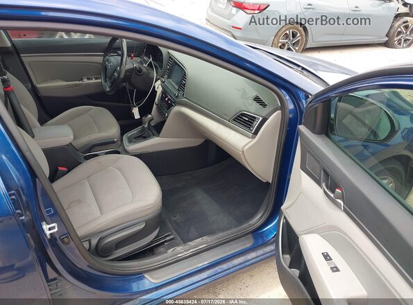5NPD84LF7JH394991 2018 HYUNDAI ELANTRA Blue Front interior view