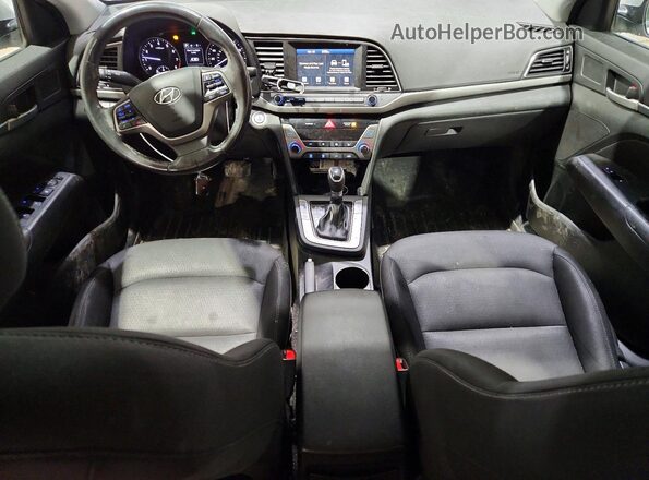 5NPD84LF7JH399821 2018 HYUNDAI ELANTRA Серебряный Вид панели приборов