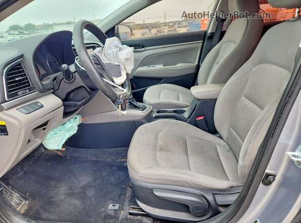 5NPD84LF8HH006810 2017 HYUNDAI ELANTRA Silver Vista interior delantera