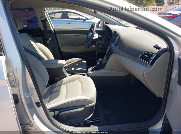 5NPD84LF8HH055862 2017 HYUNDAI ELANTRA Silver Front interior view