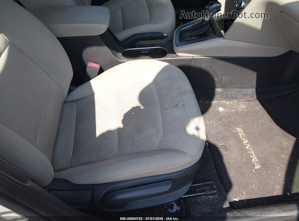 5NPD84LF8HH138109 2017 HYUNDAI ELANTRA Tan Vista interior delantera